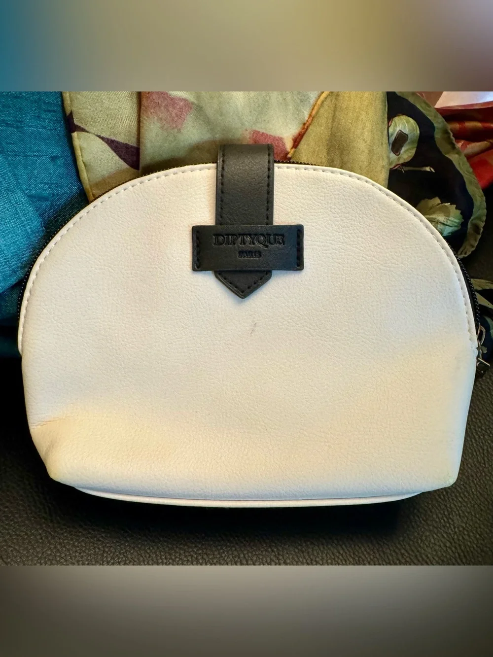 DIPTYQUE x QATAR AIRWAYS airline amenity kit white black makeup cosmetic case.